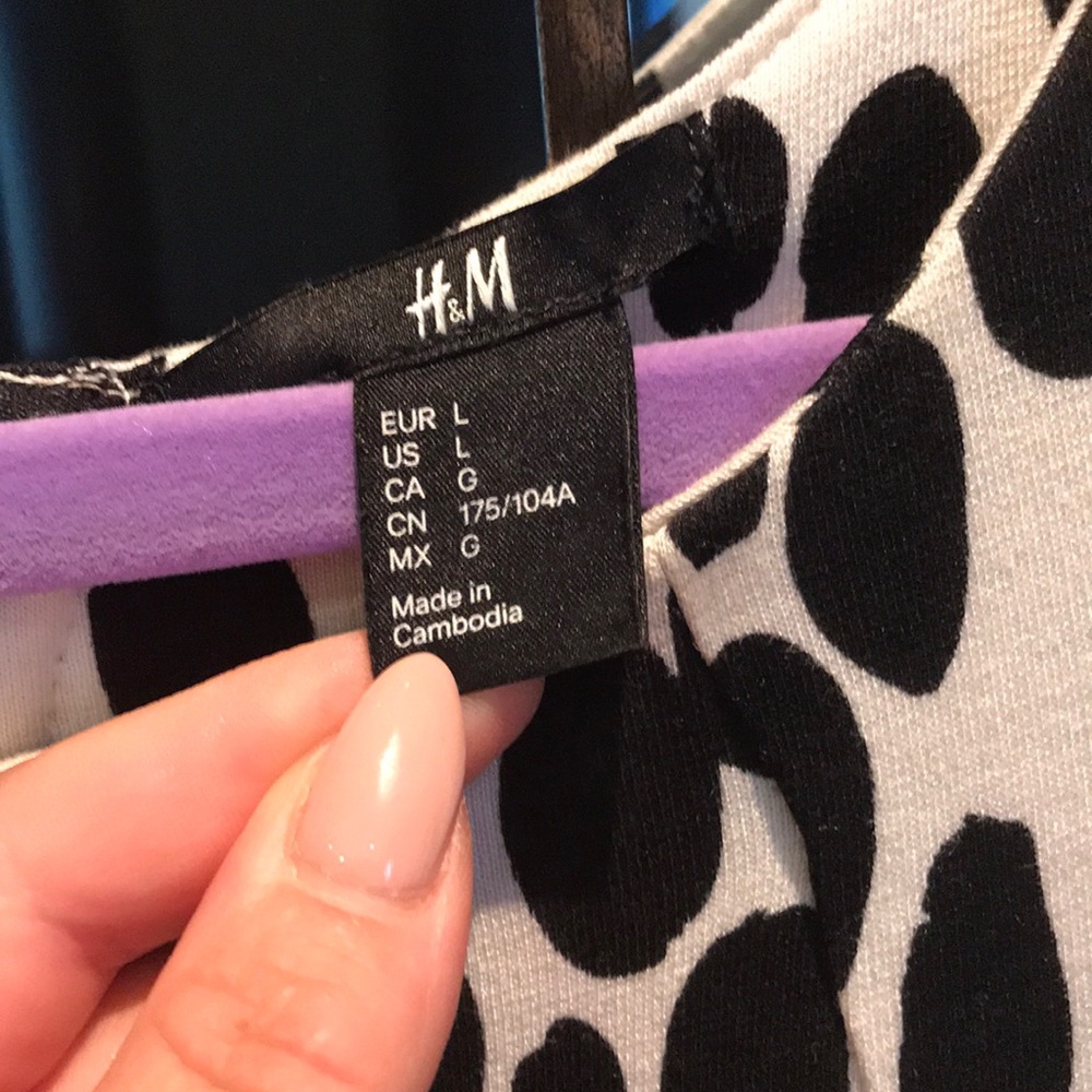 Dress black and white - Picture 3 of 3